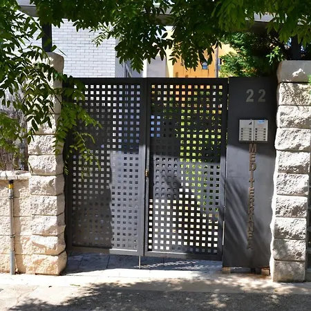 Del Far Apartment *